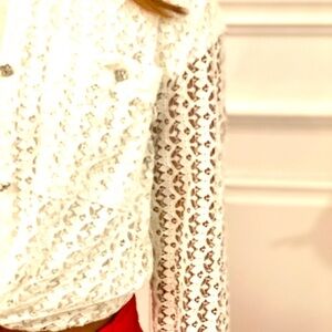 Blouse white with shiny flower stud buttons